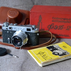 Instrucciones de la caja roja de la FED URSS Fed-2 Cámara de película de ventana con telémetro cuadrado