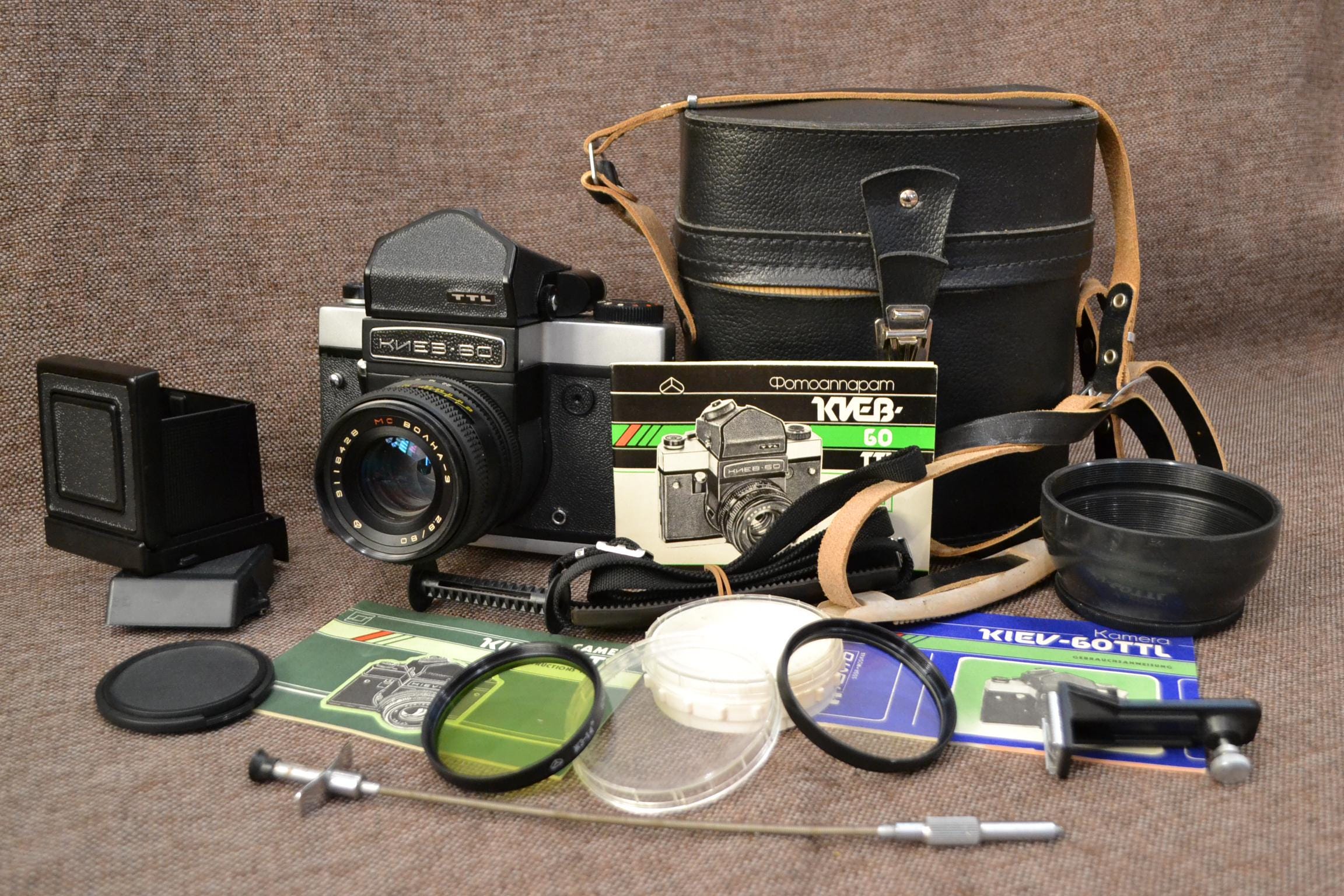 KIEV-60 TTLカメラMC Volna 3レンズ中判カメラボックス入り工場キット+