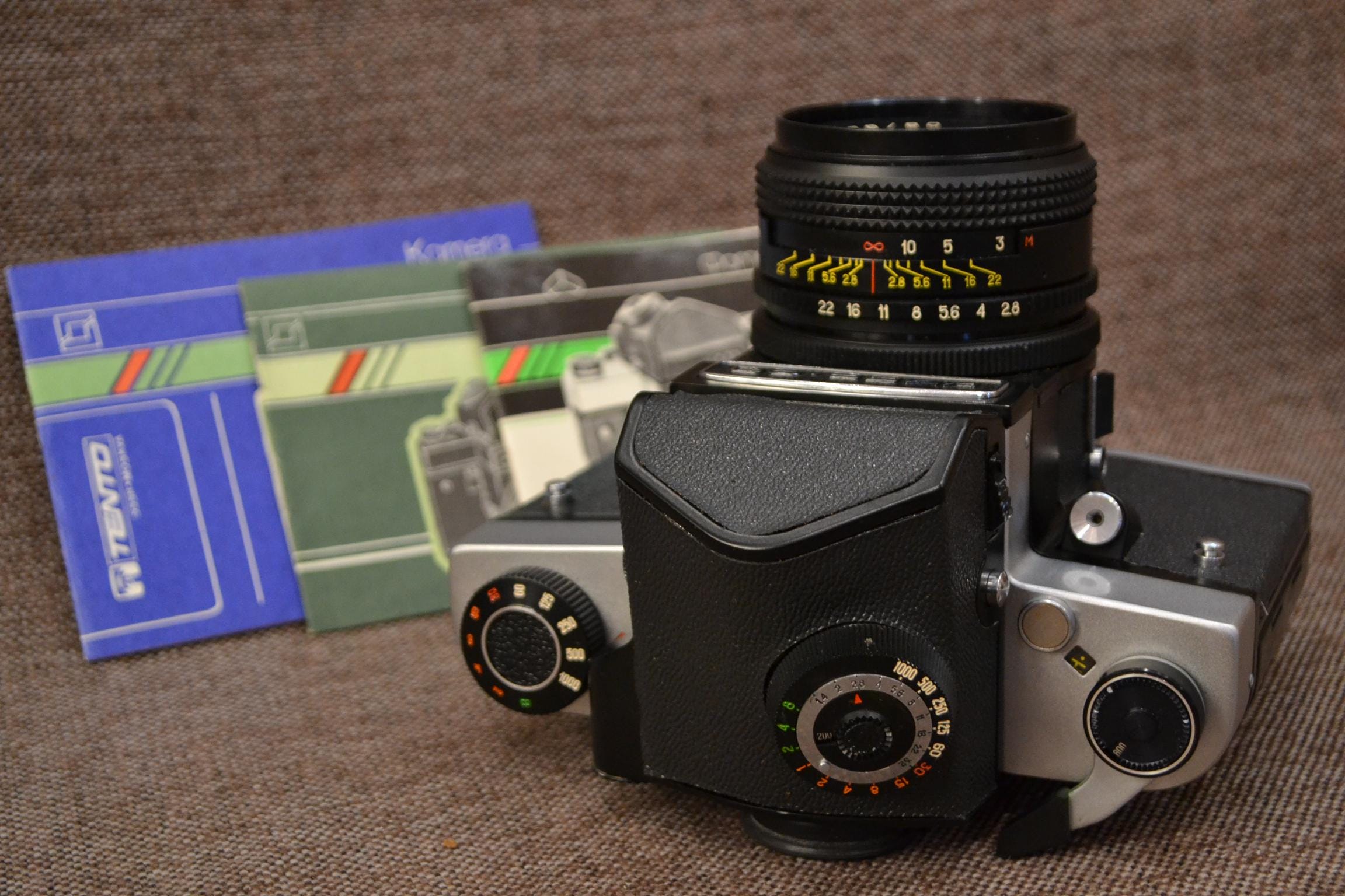 KIEV-60 TTLカメラMC Volna 3レンズ中判カメラボックス入り工場キット+