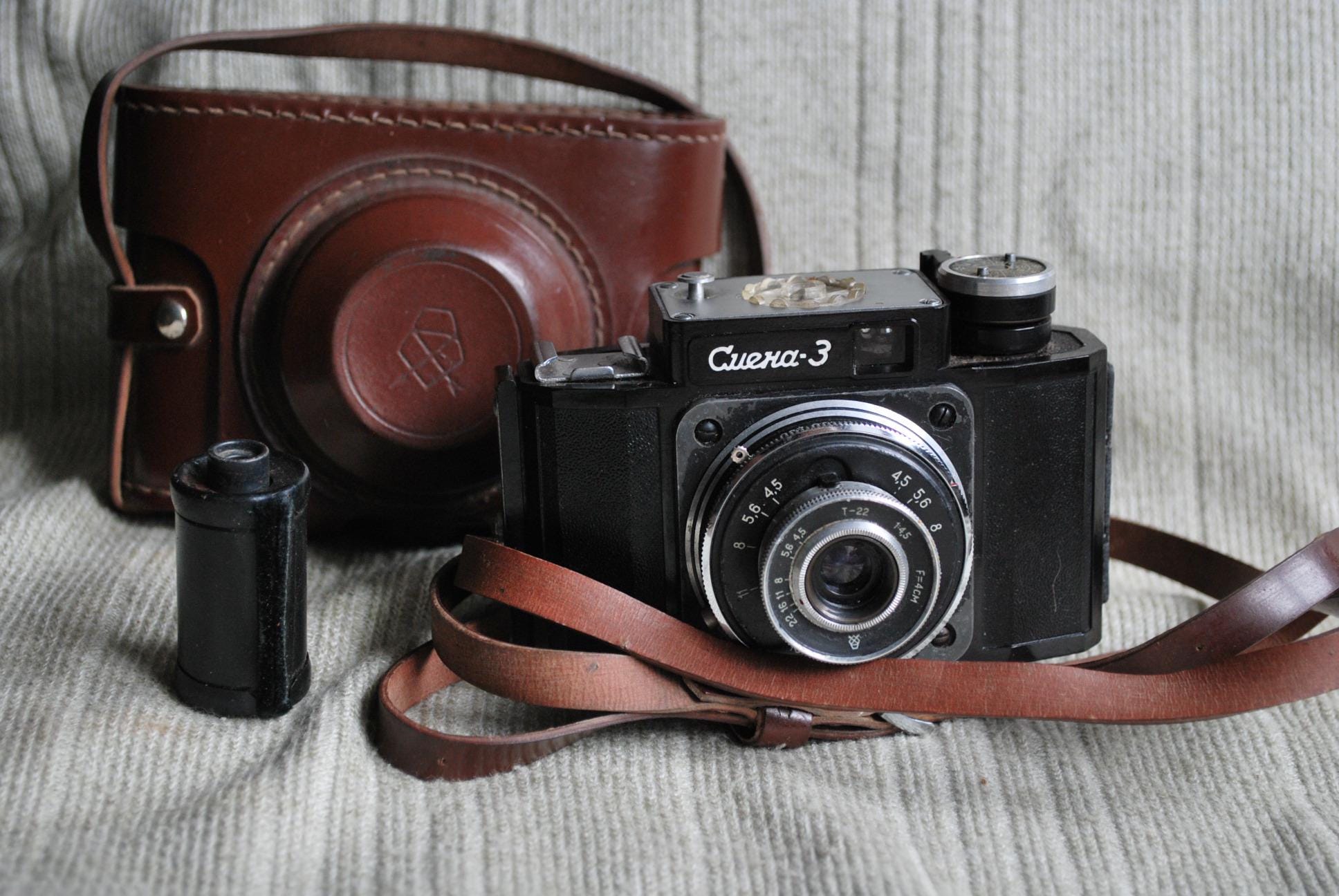 Film Camera 35mm Vintage Smena-3 GOMZ LOMO USSR Soviet Lens T-22