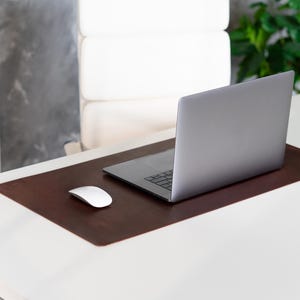 Leder Schreibtischmatte Benutzerdefinierte Größe Leder Schreibtischunterlage, personalisierte Schreibtischunterlage, Büroeinrichtung, Schreibtischzubehör, personalisiertes Geschenk, Geburtstagsgeschenk