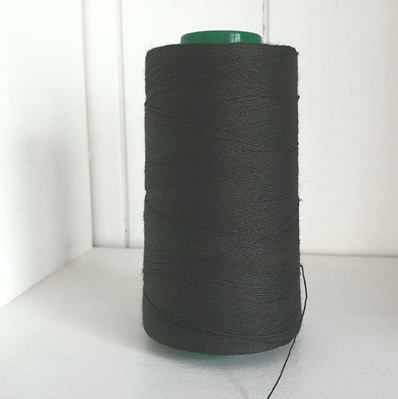 Black Linen Thread Spool 1000 m hand & machine sewing