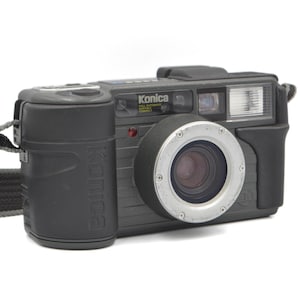 Vintage Camera Konica Genba Kantoku Wide 28 35mm Point and Shoot