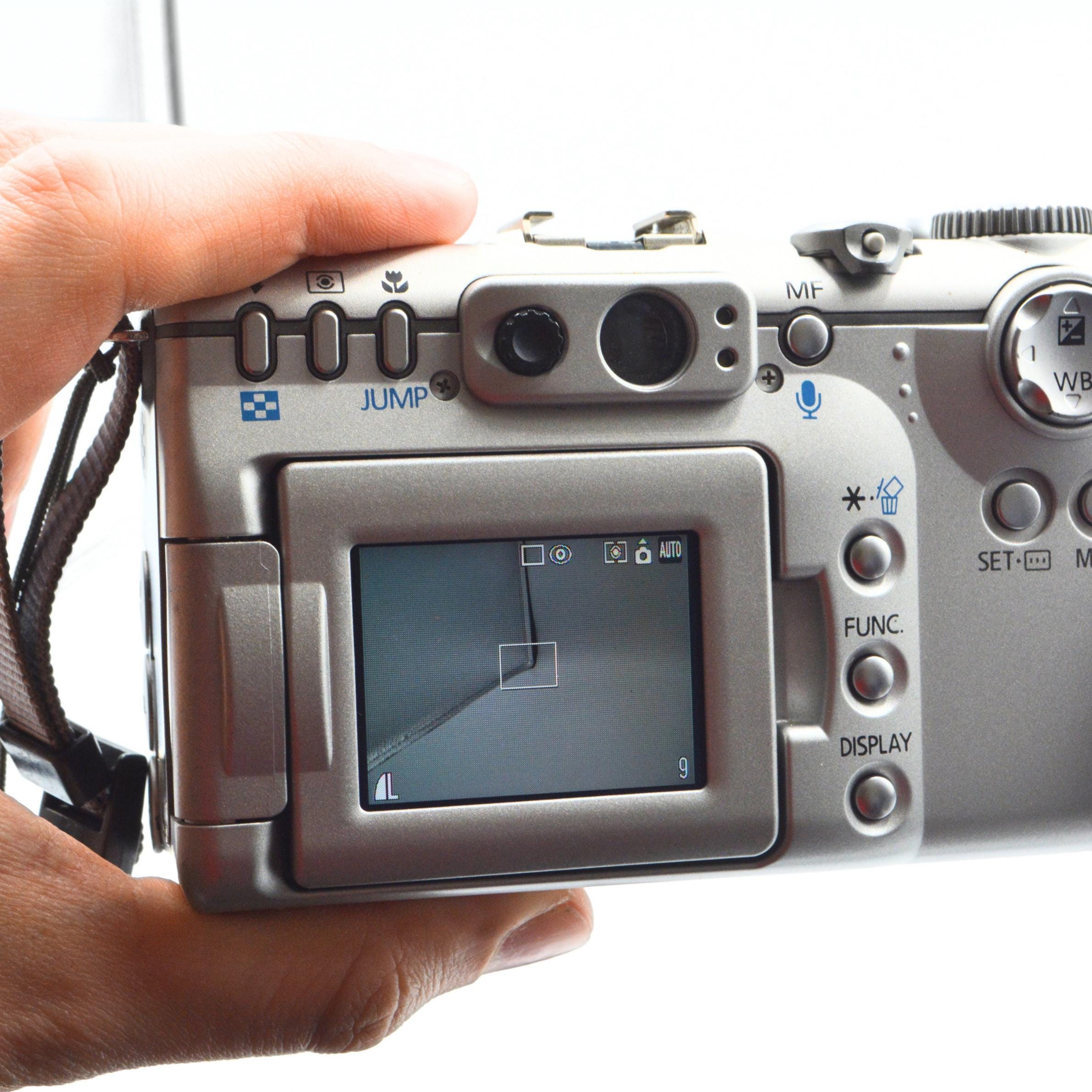 Y2K Vintage Canon Powershot G3 4.0MP Compact Digital Camera - Full