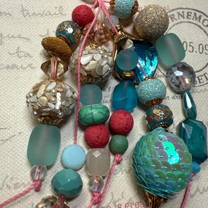 Beachy Charm dangle 6in , purse, bag, junk journal, planner, zipper, embellishment , OOAK , beaded charm dangle , ready to ship