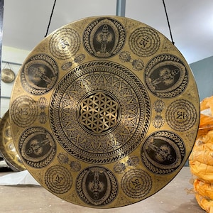 Tibetan gong - handmade gong from Nepal - Rare find bronze gong - super fine gong with unique design - cleansing gong - relaxation gong heal