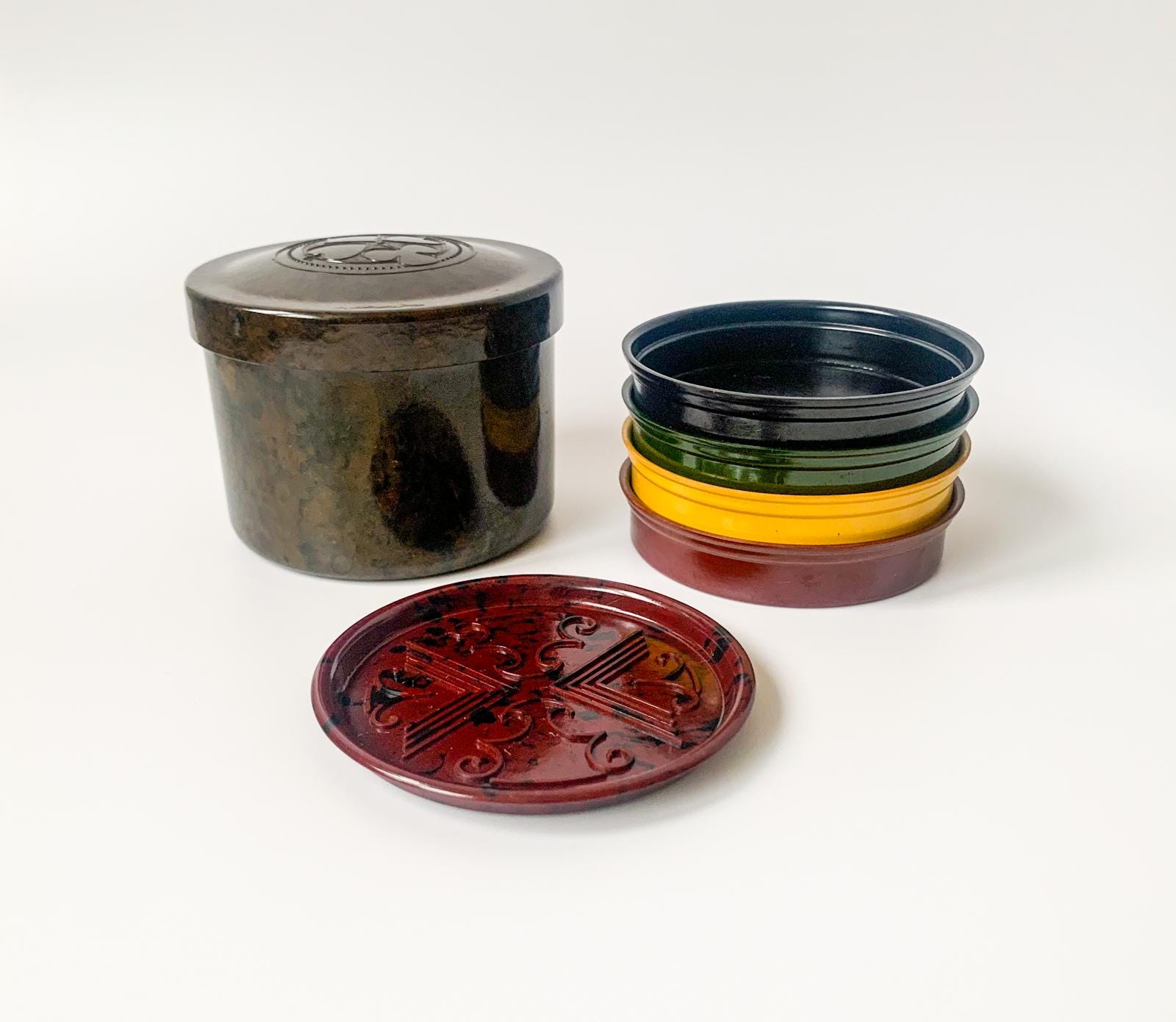 Lot De 2 Cartes De 24 Boutons En Bakélite - Diamètre 17 Mm - État Neuf