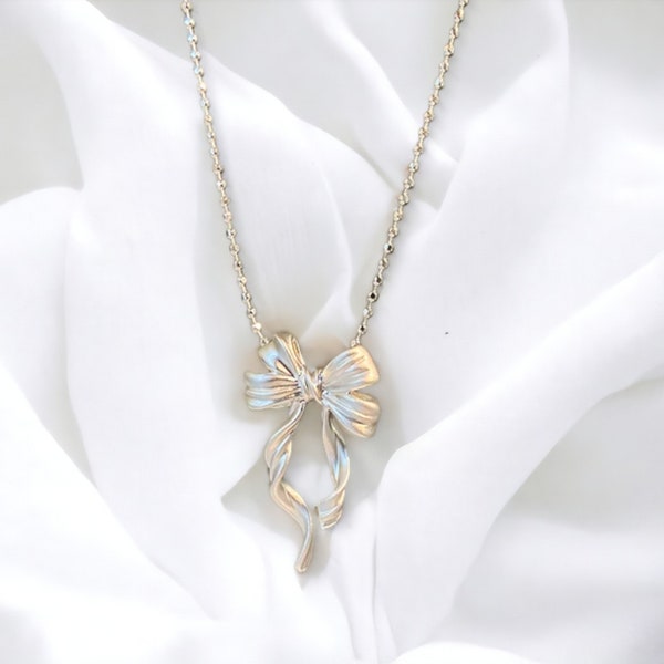 Silver Elegant Bow Pendant Necklace - Beaded Clavicle Chain - Luxury Fine Jewelry