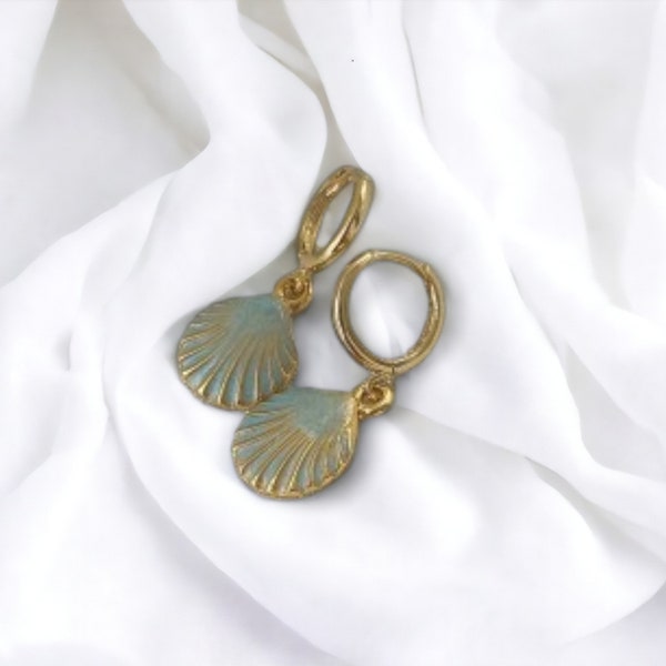 Gold-Plated Enamel Blue Seashell Earrings: Exquisite Coastal-Inspired Statement Jewelry for Effortless Elegance and Oceanic Glamour