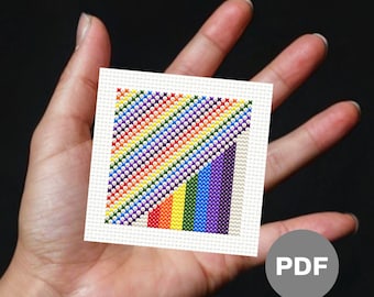 Mini schema punto croce a strisce arcobaleno – Patchwork Pixel Art (PDF digitale)