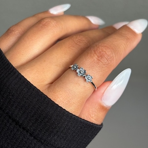 Sterling Silver Flower Ring, simple  daisy ring, friendship ring, thumb ring, 925 silver, silver promise ring, 925 stamped, stackable ring