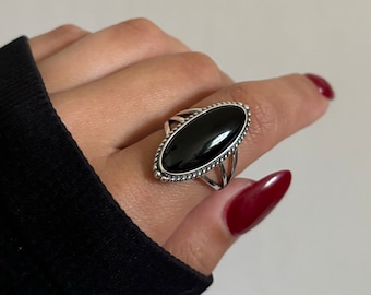 Sterling Silver Onyx Ring, natural stone ring, chunky stone rings, silver rings for women, bold thumb ring, vintage ring, trendy stone ring