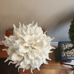 Calla Lily Bride Bouquet White Bridal Wedding Flowers Brooch Rhinestone Pearl Wedding Rose Bouquet Glam Wedding Classic bridesmaids bouquet