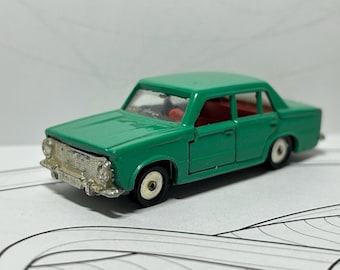 ソビエトヴィンテージZil-117ダイキャストカーモデル。1980年代にソ連