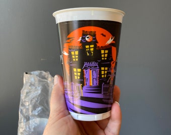 Vintage 16 oz Plastic Halloween Party Cups