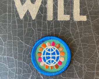 Vintage Girl Scout Badge - Worlds to Explore Badge