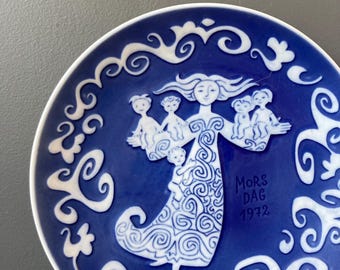 Royal Copenhagen Mothers Day Plate made in Denmark ... Mother and Children