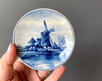 Pequeña placa de Delft hecha en Holanda... Escena del molino de viento