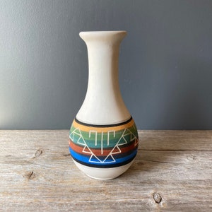 Vintage Sioux Pottery - Signed Pottery - Pottery Bud Vase