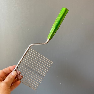 Lime Handle Cake Cutter - Hollywood Cake Breaker