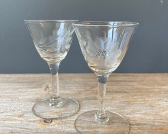 2 - 1950s Etched Cordial Glasses -  Set of 2 Etched Floral Cordial Glasses - Footed Cordial Glasses