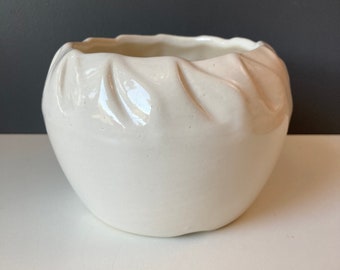 Vintage Gloss White Flower Pot - Planter Pot - Mid Century US Pottery