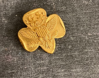 Pin de membresía vintage de las Girl Scouts con el trébol