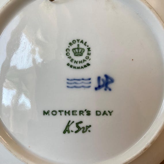 ロイヤルコペンハーゲン 母の日プレート デンマーク製…母と子供たち