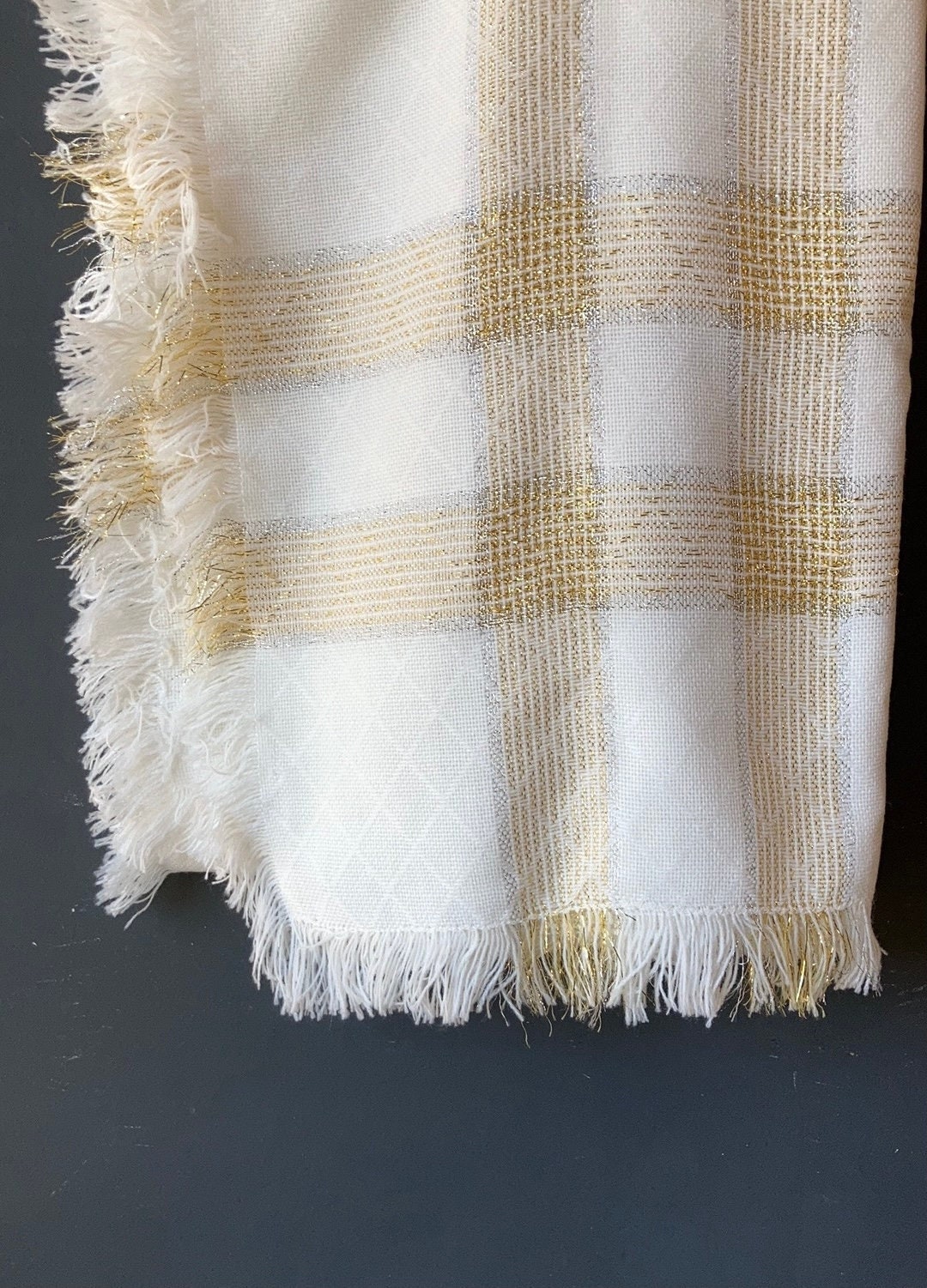 nappe tissée scandinave moyenne du milieu siècle - fils d'or et d'argent en laine blanche noël laine tissée