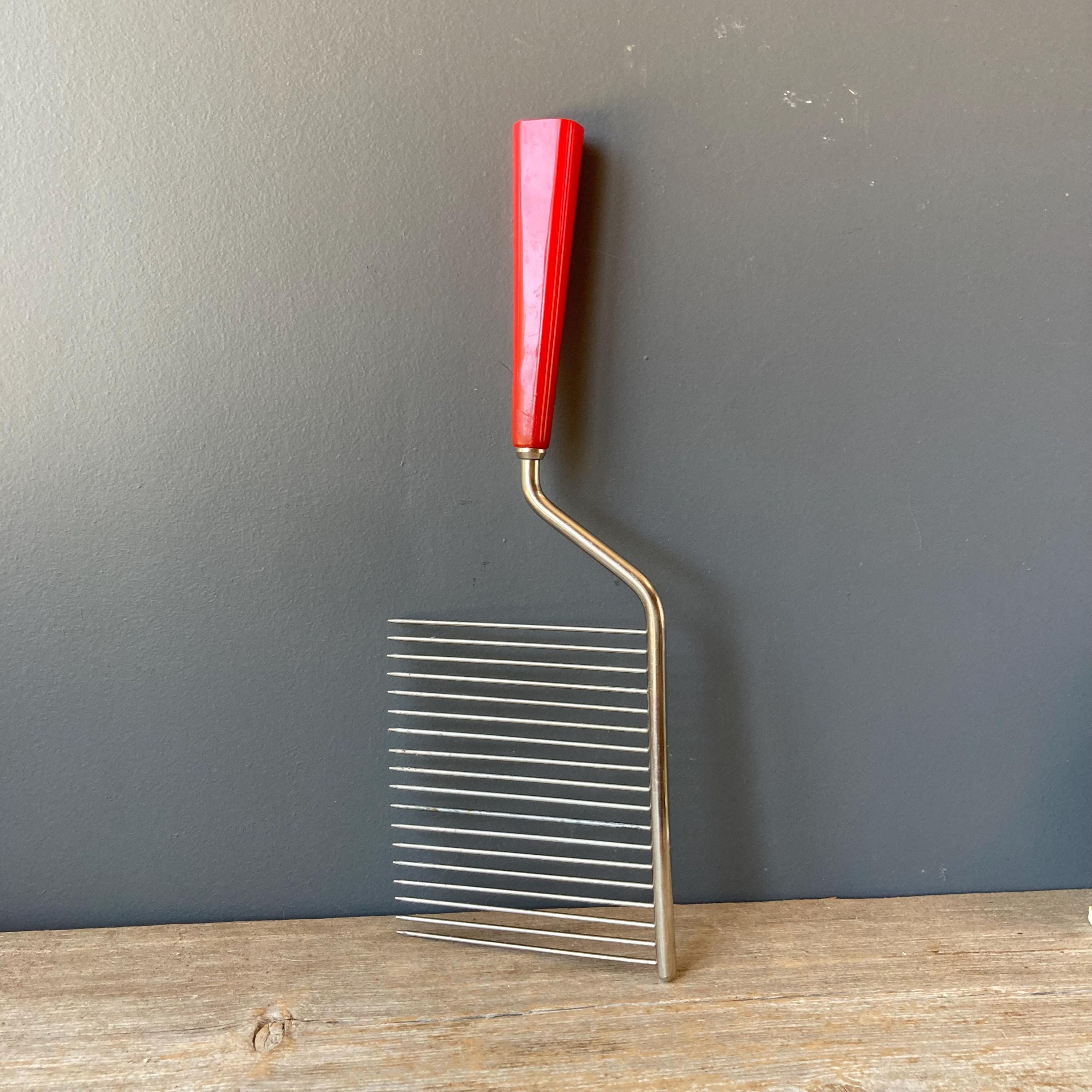 Red Handle Cake Cutter - Hollywood Cake Breaker