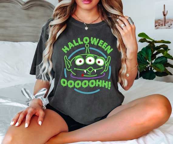 Comfort Colors Disney Toy Story Alien Dracula Shirt, Toy Story Halloween T-Shirt, Halloween Party Gift, Spooky Season Sweatshirt, Ooohh! Tee
