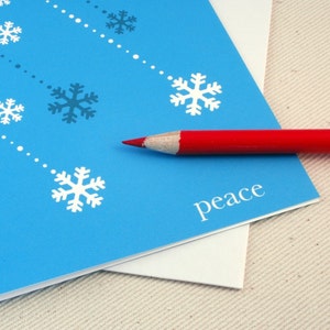 Kerstkaarten - Peace & Snowflakes kerstkaarten set van 4 van Oh Geez Design