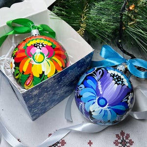 Christmas ornaments,Hand-painted Ukrainian Christmas ornaments 3.2 in,Handmade blue flower tree ball ornament, Personalize balls, Petrykivka