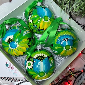 Christmas ornament set, Hand-painted Ukrainian Christmas ornaments 3.2 in, Set of 4 Christmas baubles, Petrykivka green flower tree balls