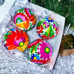 Christmas ornament set, Hand-painted Ukrainian Christmas ornaments 3.2 in, Set of 4 Christmas baubles, Petrykivka flower tree balls