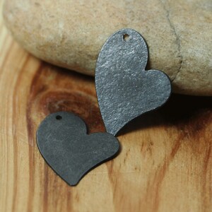 sale, Hand hammered heart dangle drop charm size aprox 17x17mm, select your color and quantity XW01295ACPN Black tone