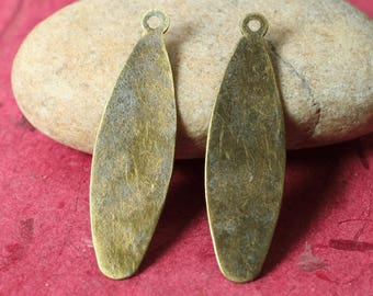 Sale, Hammered oval charm drop dangle size 35x10mm, select your color and quantity (XW00537)(ABD)