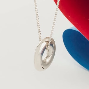 Personalised Sterling Silver Mobius Necklace | Eternity Necklace | Interlinking Hoop Necklace | Name Necklace | Unique Silver Necklace