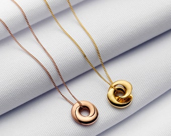 Personalised Yellow Gold Mobius Necklace | Gold Eternity Necklace | Interlinking Hoop Necklace | Name Necklace | Unique Gold Necklace