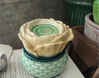 Vintage Porcelain Floral Rose Lotus Flower Cabbage And  Basket Salt And Pepper Shakers