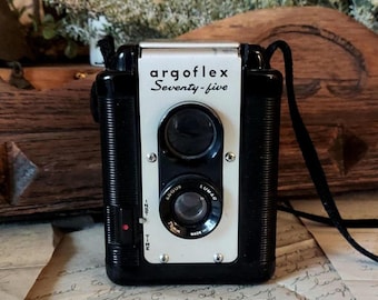 Vintage Argoflex Camera With Leather Case