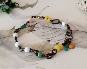 Dainty bracelet, summer bracelet, beaded bracelet, charm bracelet, boho bracelet, modern bohemian, vintage style, yellow, white