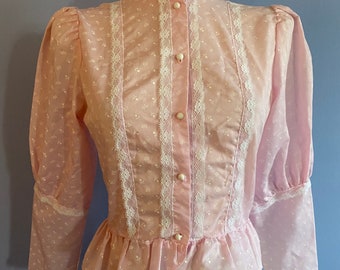Vintage 1970’s Pink Lace Fower Peplum High Collar Juliette Sleeve top Shirt Blouse