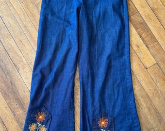 Vintage 1970’s Embroidered flower Denim Flares 27 x 27 Bellbottom Jeans Orange Stitch