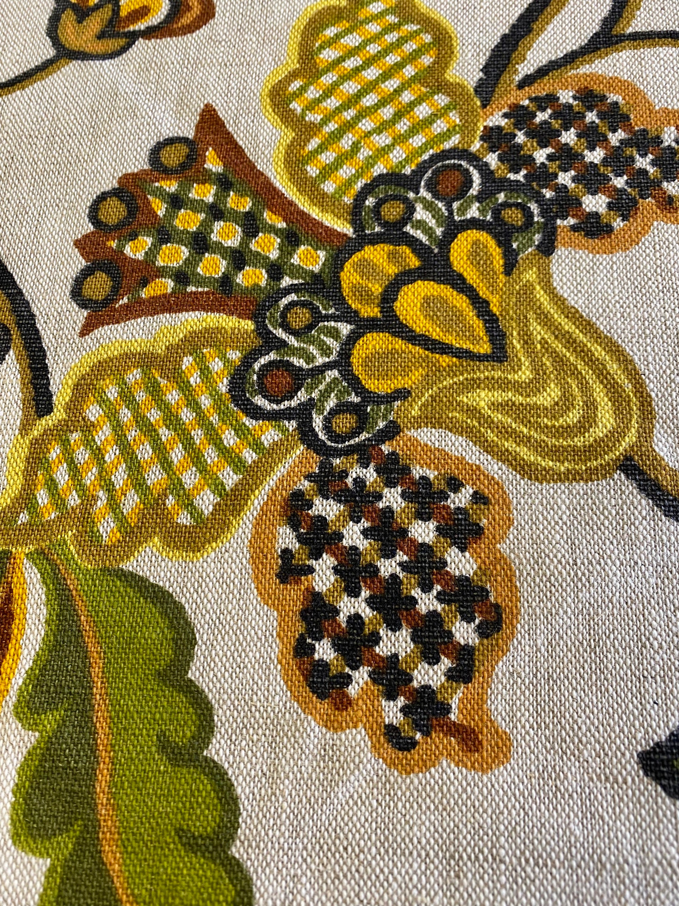 Vintage 1960s 70s Linen Cotton Waverly Coventry Crewel Fabric Drapery