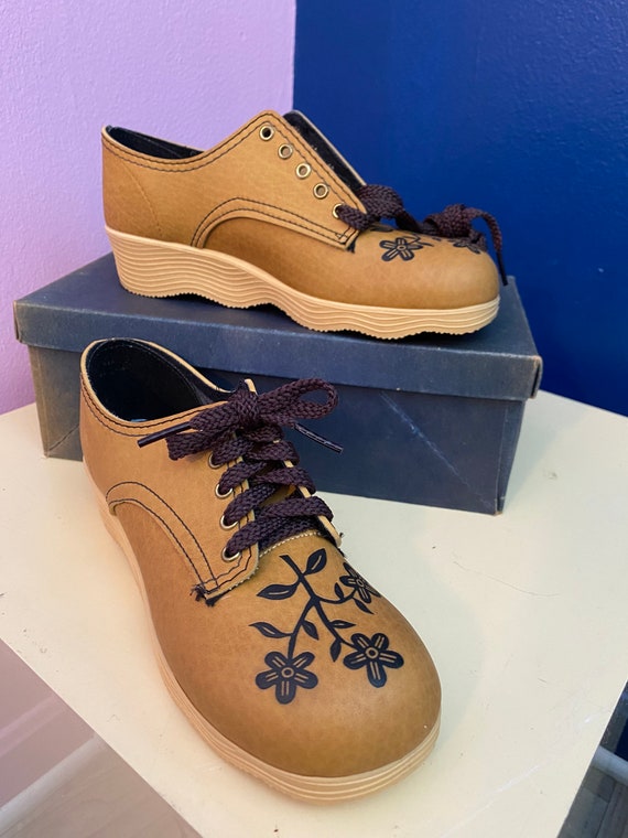 Girls wedge shoe hotsell