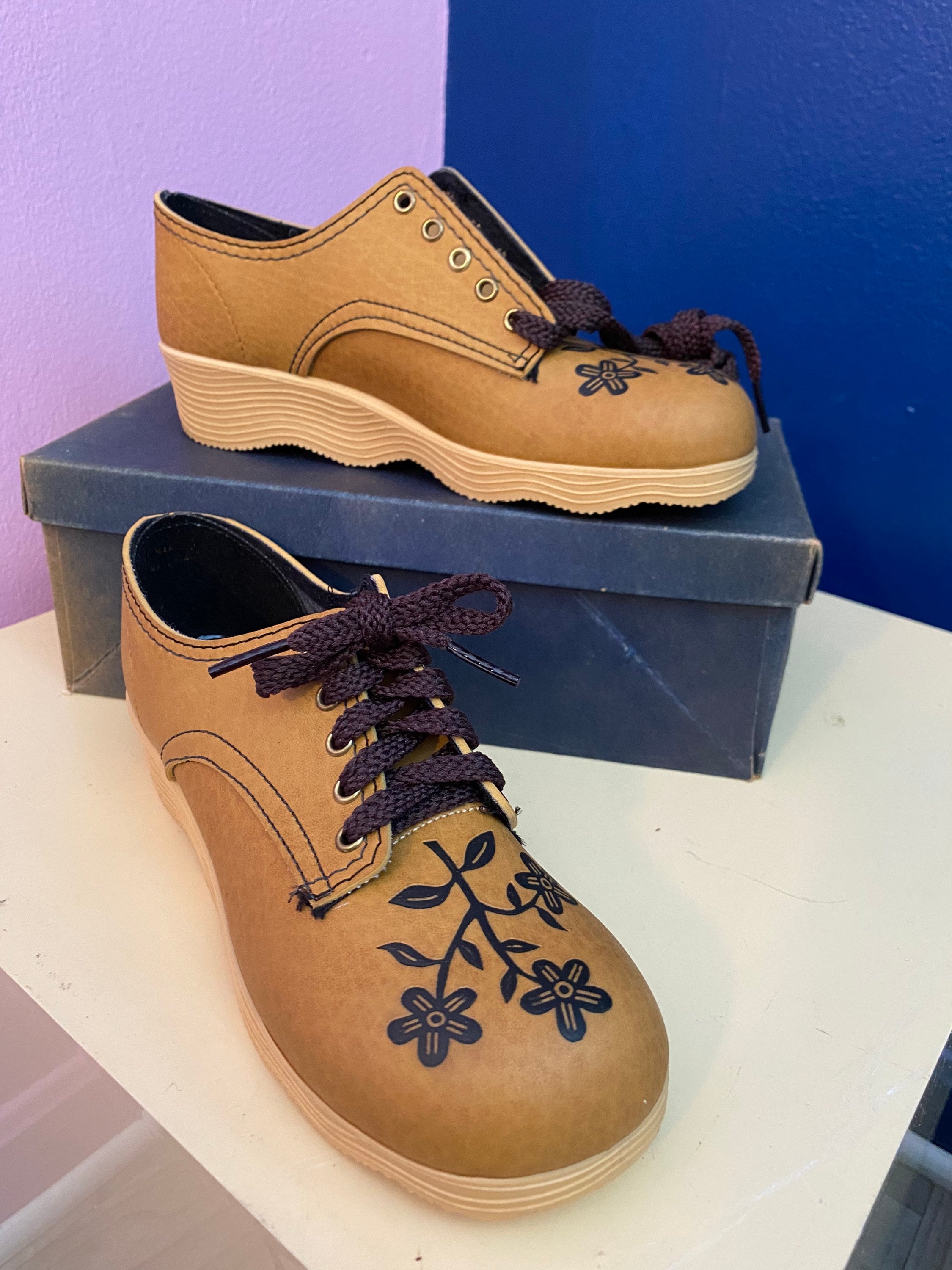 Vintage 1970s Girls Brown Hippie Flower Wedge Shoes Lace up Size 1 1 2 Etsy