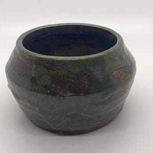 Jarrón de cerámica vintage hecho a mano - Maceta pequeña - Verde oscuro/Marrón - Circa 1970 - Regalo de inauguración de casa - Cerámica de estudio