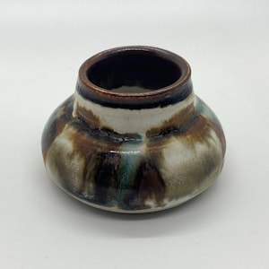 Jarrón de cerámica vintage hecho a mano - Maceta pequeña - Verde, marrón y blanco - Circa 1970 - Regalo de inauguración de casa - Cerámica de estudio