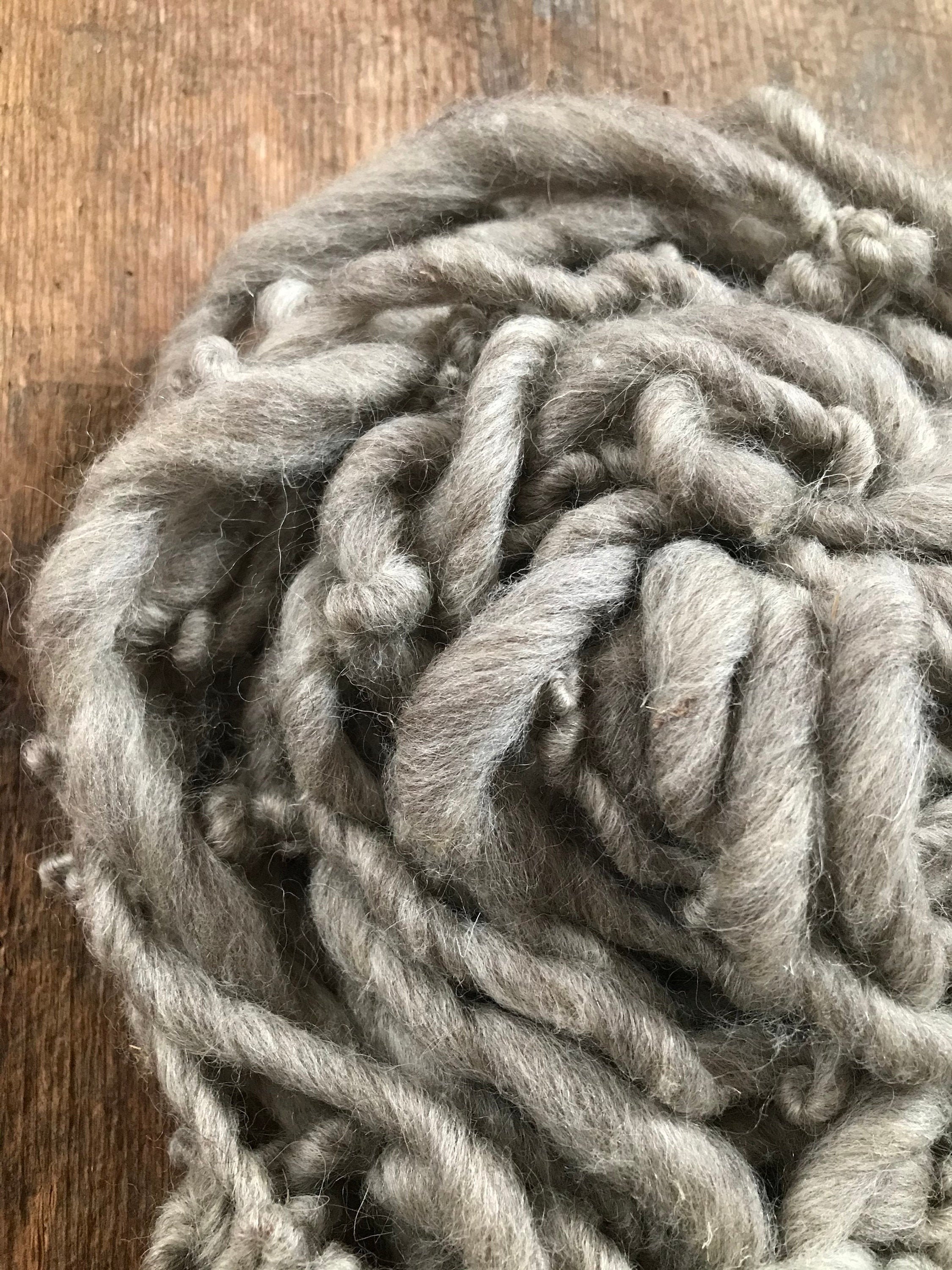 Fog - Natural grey handspun, 50 yards - Thumbnail 4